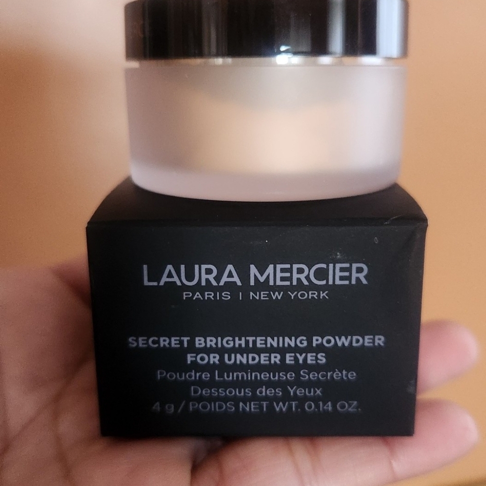 Laura Mercier Secret Brightening Powder - Black and White